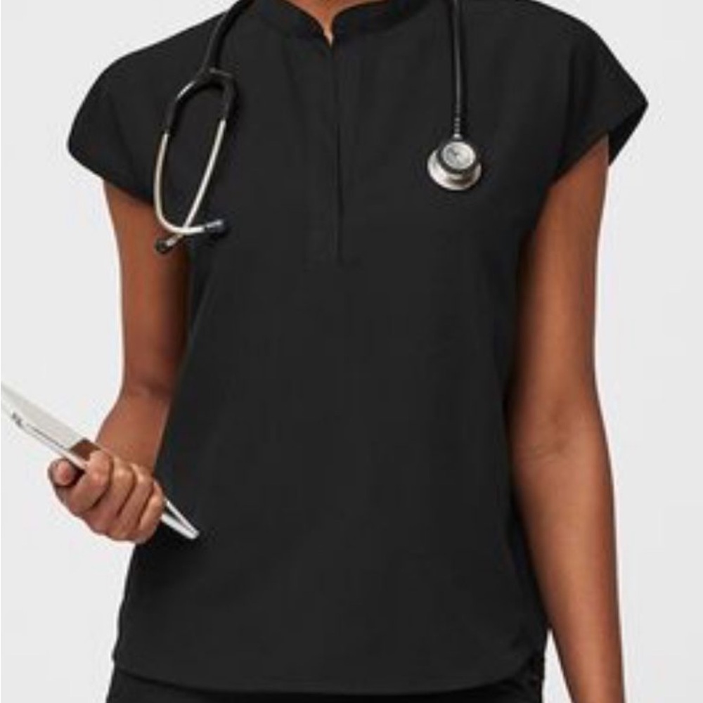 Scrub set